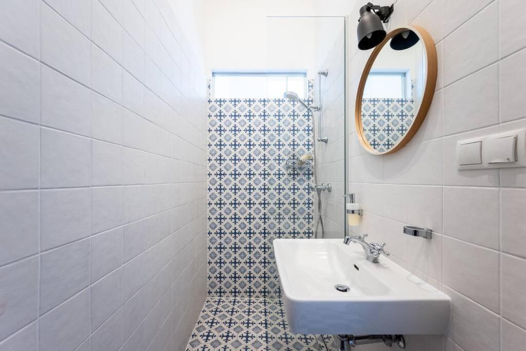 Lite 1Br Near Metro & Center By Hm Appartement Wenen Buitenkant foto