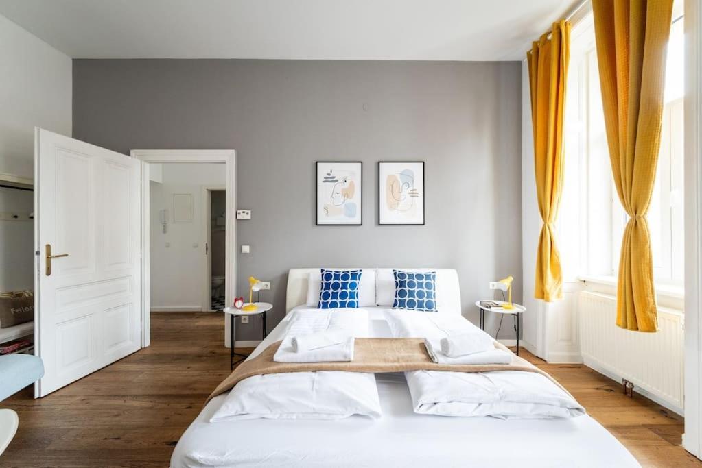 Lite 1Br Near Metro & Center By Hm Appartement Wenen Buitenkant foto